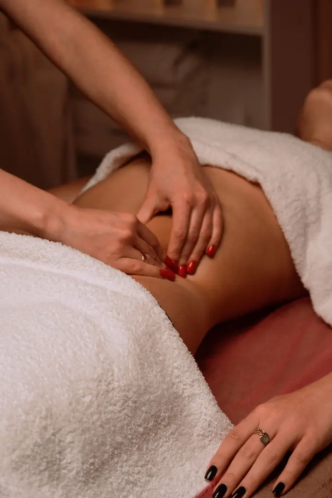 massage de ventre Cure Minceur - palper rouler